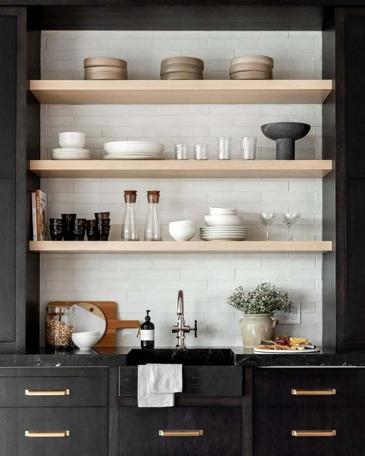 Chic Minimalist Kitchen Vibes